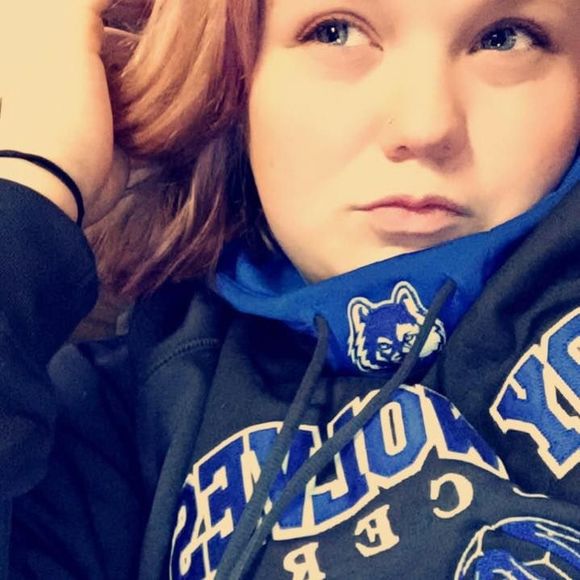 Meet your Posher, Makenzy - Picture 1 of 1